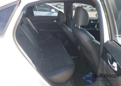 2024 Kia Forte Gt-Line z USA, uszkodzony, nr VIN 3KPF54AD1RE724949